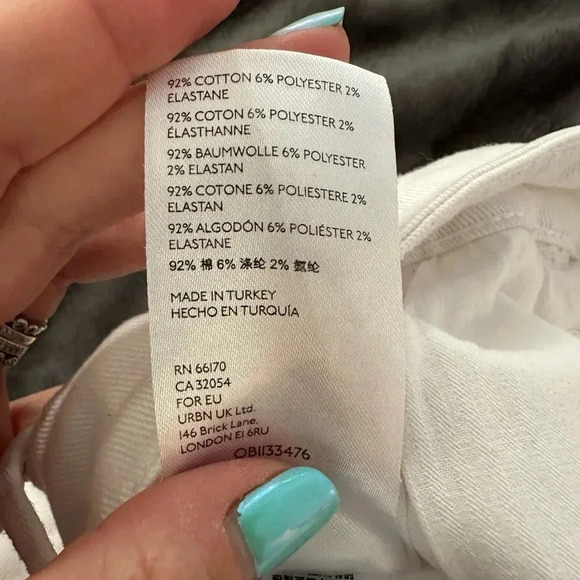 Pilcro and the Letterpress Anthropologie Slim Boyfriend Shorts size 26 white - Picture 5 of 5